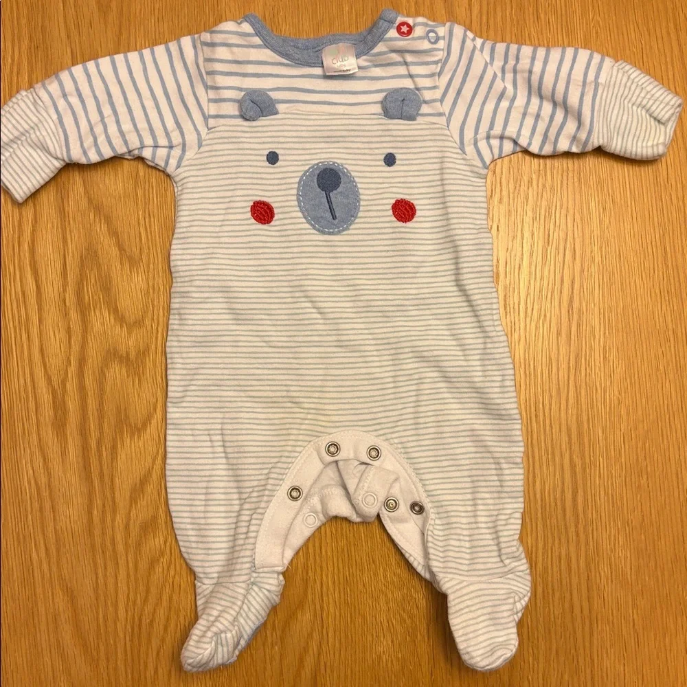 3 outfits! Disney Baby Mickey Mouse Baby Gro & Hat plus 2 blue sleep suits